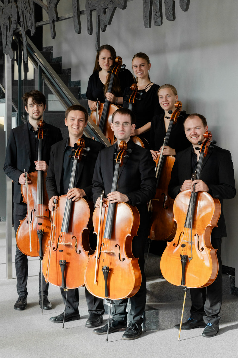 Cellisten im Bundesschulmusikorchester in Würzburg
