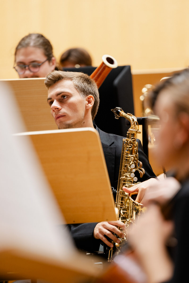 Saxofonist im Bundesschulmusikorchester in Würzburg Bühnenfotografie