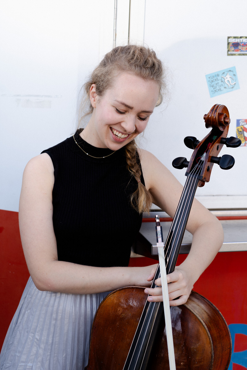 Portrait der Cellistin Hannah von Glasow