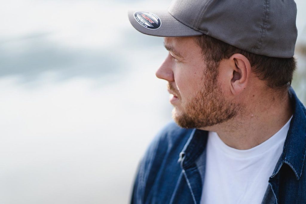 Musikerportrait des SChlagzeugers Sebastian Volk aus der Band Sternallee